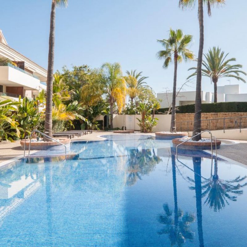 Los Monteros Park