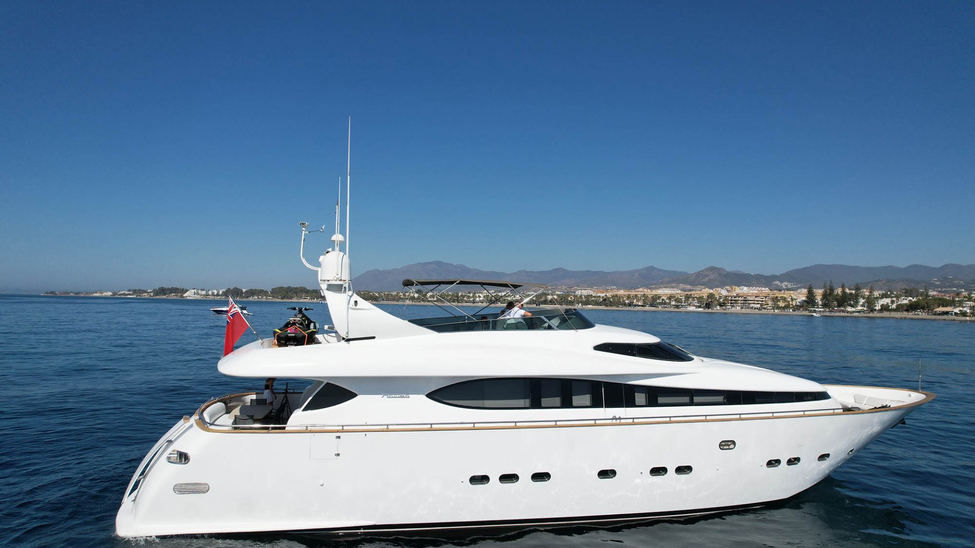 26m Yate Maiora 12 pax